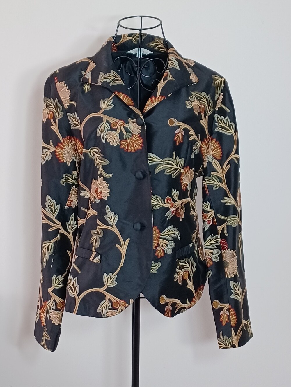 Connie Roberson 100% Silk Embroidered Jacket Blazer Black Floral Art to Wear M